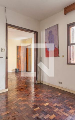 Casa à venda com 292m², 3 quartos e 2 vagas Casa à venda com 292m², 3 quartos e 2 vagasEscritório