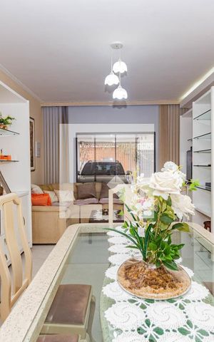 Casa à venda com 165m², 3 quartos e 2 vagasSala