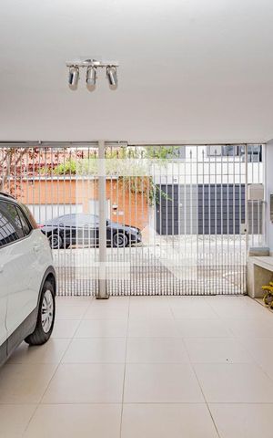 Casa à venda com 165m², 3 quartos e 2 vagasGaragem