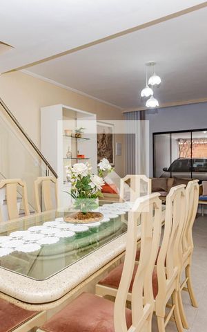 Casa à venda com 165m², 3 quartos e 2 vagasSala