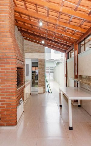 Casa à venda com 165m², 3 quartos e 2 vagasChurrasqueira