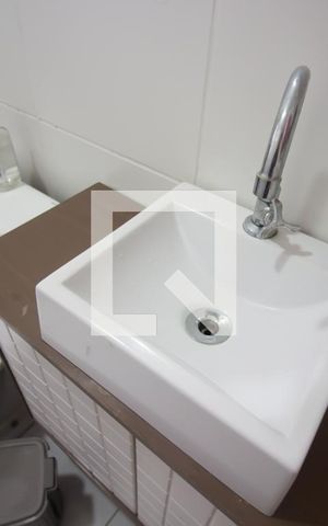 Apartamento para alugar com 42m², 2 quartos e sem vaga Apartamento para alugar com 42m², 2 quartos e sem vagaBanheiro