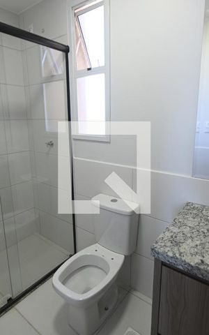 Apartamento para alugar com 54m², 2 quartos e 2 vagas Apartamento para alugar com 54m², 2 quartos e 2 vagasBanheiro