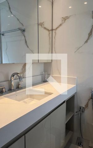 Apartamento à venda com 77m², 2 quartos e 2 vagas Apartamento à venda com 77m², 2 quartos e 2 vagasBanheiro da Suíte