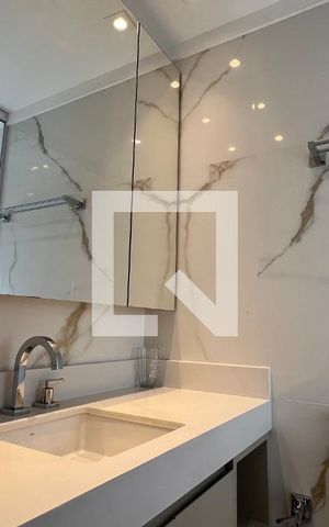 Apartamento à venda com 77m², 2 quartos e 2 vagas Apartamento à venda com 77m², 2 quartos e 2 vagasBanheiro da Suíte