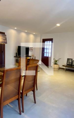 Apartamento à venda com 129m², 4 quartos e 2 vagas Apartamento à venda com 129m², 4 quartos e 2 vagasSala