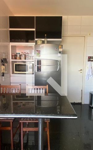 Apartamento à venda com 129m², 4 quartos e 2 vagas Apartamento à venda com 129m², 4 quartos e 2 vagasCozinha
