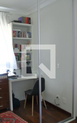 Apartamento à venda com 142m², 3 quartos e 2 vagasQuarto 2 - Armários