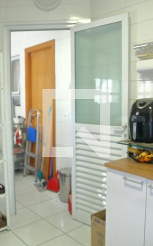 Apartamento à venda com 142m², 3 quartos e 2 vagasCozinha e Área de Serviço