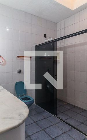 Casa para alugar com 551m², 15 quartos e 4 vagasBanheiro
