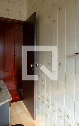 Casa à venda com 400m², 3 quartos e 3 vagas Casa à venda com 400m², 3 quartos e 3 vagasBanheiro do quarto suíte