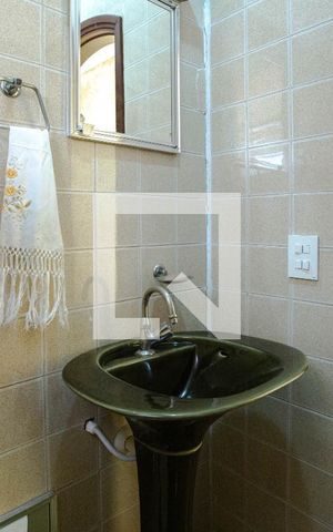Casa à venda com 400m², 3 quartos e 3 vagas Casa à venda com 400m², 3 quartos e 3 vagasLavabo