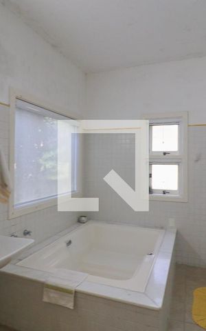 Casa de condomínio à venda com 800m², 8 quartos e 8 vagas Casa de condomínio à venda com 800m², 8 quartos e 8 vagasSuíte