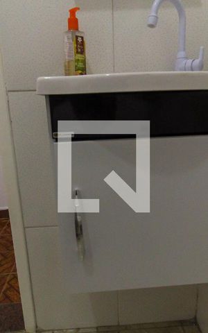 Casa à venda com 220m², 4 quartos e 2 vagas Casa à venda com 220m², 4 quartos e 2 vagasBanheiro 2