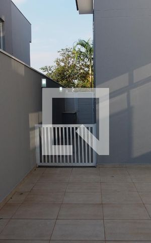 Casa de condomínio à venda com 293m², 3 quartos e 4 vagasQuintal