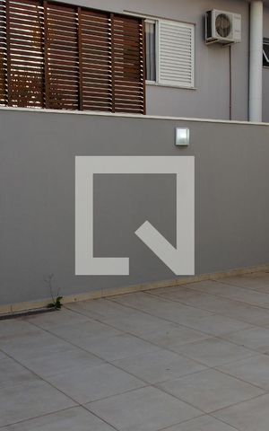 Casa de condomínio à venda com 293m², 3 quartos e 4 vagasQuintal
