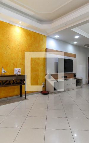 Casa à venda com 238m², 3 quartos e 2 vagasSala