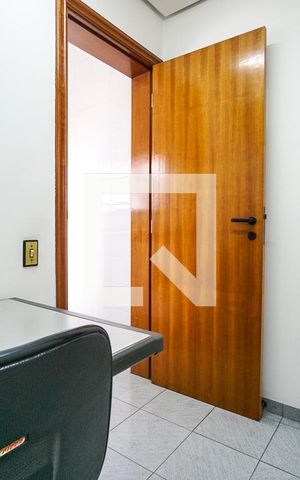 Apartamento à venda com 130m², 3 quartos e 3 vagas Apartamento à venda com 130m², 3 quartos e 3 vagasQuarto de serviço