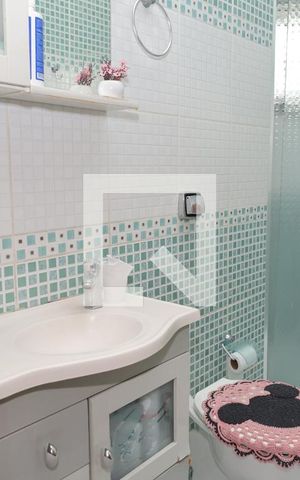 Casa de condomínio à venda com 80m², 2 quartos e 1 vagaBanheiro
