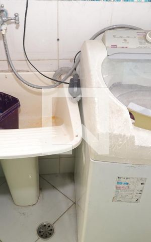 Casa de condomínio à venda com 80m², 2 quartos e 1 vagaÁrea de serviço