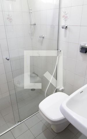 Casa para alugar com 130m², 3 quartos e 2 vagasBanheiro Social