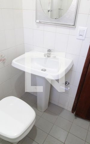 Casa para alugar com 130m², 3 quartos e 2 vagasBanheiro Social