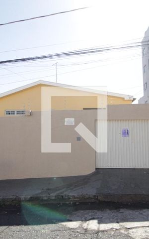Casa para alugar com 130m², 3 quartos e 2 vagasFachada