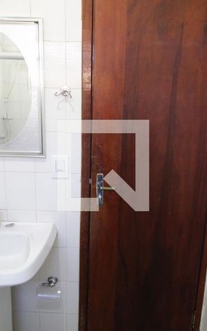 Casa para alugar com 130m², 3 quartos e 2 vagasBanheiro Social