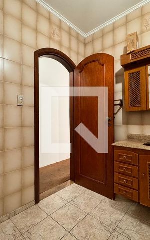 Casa à venda com 450m², 3 quartos e 8 vagas Casa à venda com 450m², 3 quartos e 8 vagasBanheiro da suíte 2