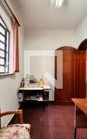Casa à venda com 450m², 3 quartos e 8 vagas Casa à venda com 450m², 3 quartos e 8 vagasEscritório
