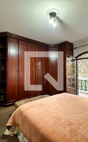 Casa à venda com 450m², 3 quartos e 8 vagas Casa à venda com 450m², 3 quartos e 8 vagasSuite 3