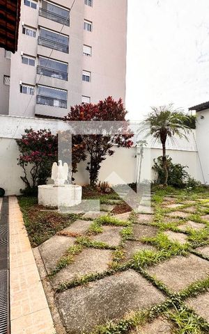 Casa à venda com 450m², 3 quartos e 8 vagas Casa à venda com 450m², 3 quartos e 8 vagasQuintal