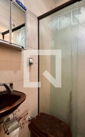 Casa à venda com 450m², 3 quartos e 8 vagas Casa à venda com 450m², 3 quartos e 8 vagasBanheiro edícula