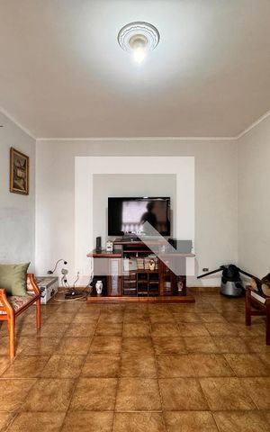 Casa à venda com 450m², 3 quartos e 8 vagas Casa à venda com 450m², 3 quartos e 8 vagasCopa