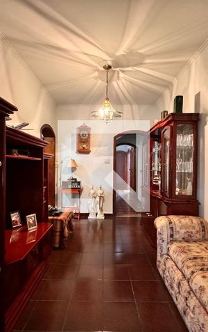 Casa à venda com 450m², 3 quartos e 8 vagas Casa à venda com 450m², 3 quartos e 8 vagasSala