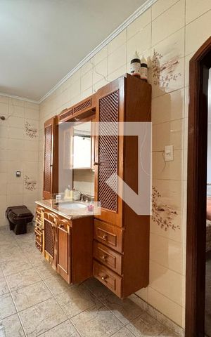 Casa à venda com 450m², 3 quartos e 8 vagas Casa à venda com 450m², 3 quartos e 8 vagasBanheiro da suíte 3
