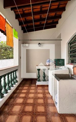 Casa à venda com 450m², 3 quartos e 8 vagas Casa à venda com 450m², 3 quartos e 8 vagasLavanderia