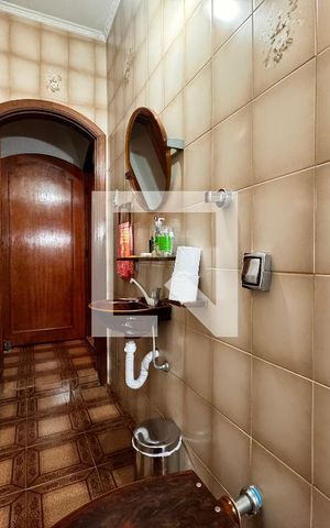 Casa à venda com 450m², 3 quartos e 8 vagas Casa à venda com 450m², 3 quartos e 8 vagasLavabo