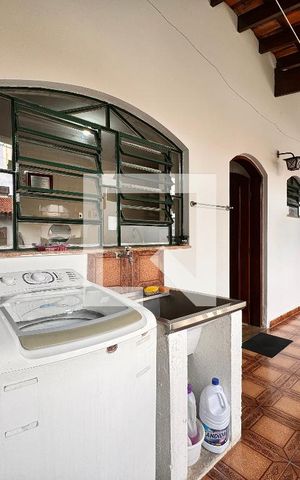 Casa à venda com 450m², 3 quartos e 8 vagas Casa à venda com 450m², 3 quartos e 8 vagasLavanderia