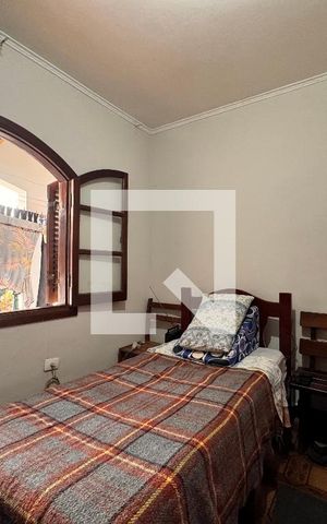 Casa à venda com 450m², 3 quartos e 8 vagas Casa à venda com 450m², 3 quartos e 8 vagasQuarto edícula