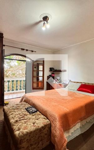 Casa à venda com 450m², 3 quartos e 8 vagas Casa à venda com 450m², 3 quartos e 8 vagasSuite 3
