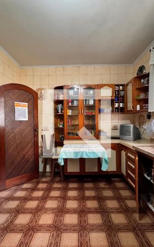 Casa à venda com 450m², 3 quartos e 8 vagas Casa à venda com 450m², 3 quartos e 8 vagasCozinha