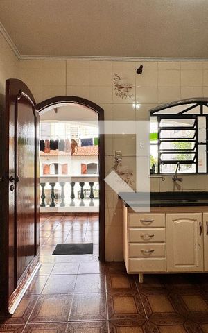 Casa à venda com 450m², 3 quartos e 8 vagas Casa à venda com 450m², 3 quartos e 8 vagasCozinha edícula