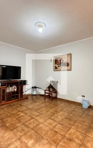 Casa à venda com 450m², 3 quartos e 8 vagas Casa à venda com 450m², 3 quartos e 8 vagasCopa