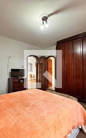 Casa à venda com 450m², 3 quartos e 8 vagas Casa à venda com 450m², 3 quartos e 8 vagasSuite 3
