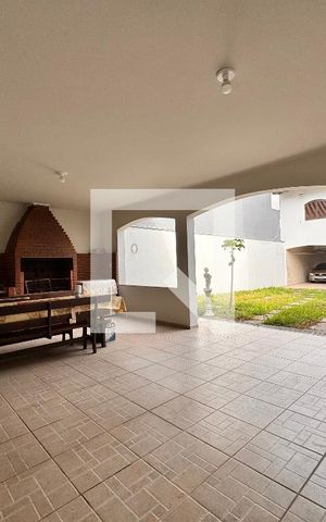 Casa à venda com 450m², 3 quartos e 8 vagas Casa à venda com 450m², 3 quartos e 8 vagasChurrasqueira