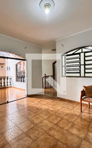 Casa à venda com 450m², 3 quartos e 8 vagas Casa à venda com 450m², 3 quartos e 8 vagasCopa