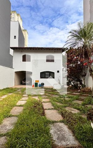 Casa à venda com 450m², 3 quartos e 8 vagas Casa à venda com 450m², 3 quartos e 8 vagasQuintal