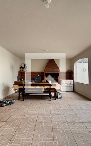 Casa à venda com 450m², 3 quartos e 8 vagas Casa à venda com 450m², 3 quartos e 8 vagasChurrasqueira