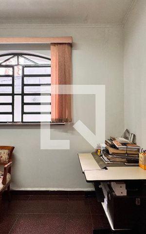Casa à venda com 450m², 3 quartos e 8 vagas Casa à venda com 450m², 3 quartos e 8 vagasEscritório